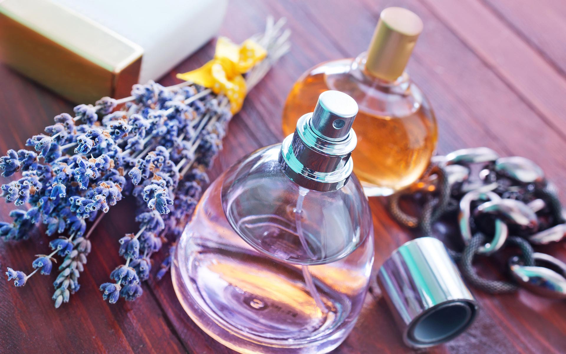 Top Notes, Heart Notes, and Base Notes: Understanding Perfume Layers